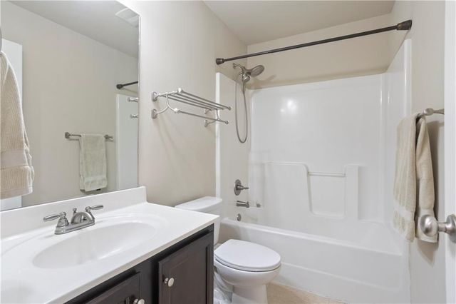 811 Walnut Woods Drive, Braselton, GA 30517