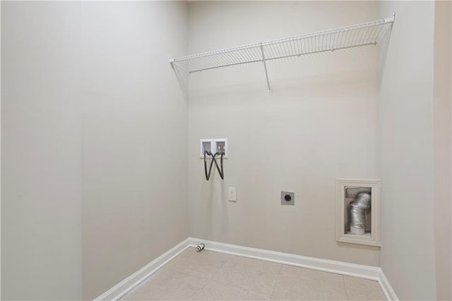 811 Walnut Woods Drive, Braselton, GA 30517