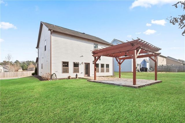 811 Walnut Woods Drive, Braselton, GA 30517