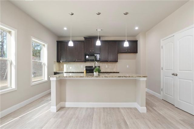 811 Walnut Woods Drive, Braselton, GA 30517