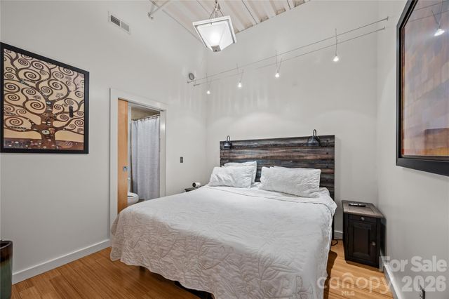 12 S Lexington Avenue 401, Asheville, NC 28801