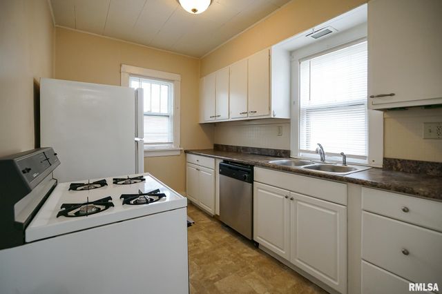 511 W LOUCKS Avenue, Peoria, IL 61603