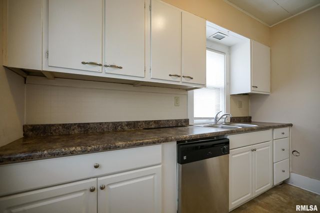 511 W LOUCKS Avenue, Peoria, IL 61603