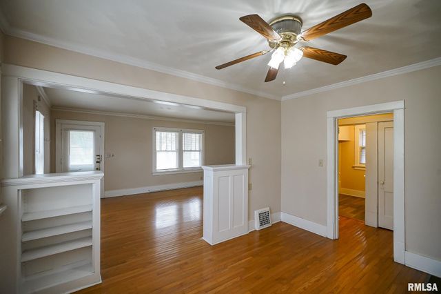 511 W LOUCKS Avenue, Peoria, IL 61603