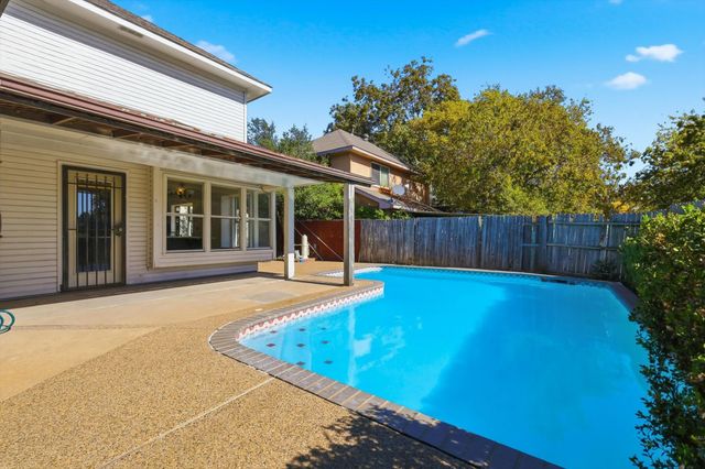 1808 Williams Way Lane, Dallas, TX 75228