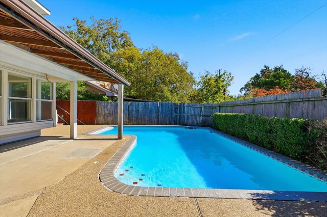 1808 Williams Way Lane, Dallas, TX 75228