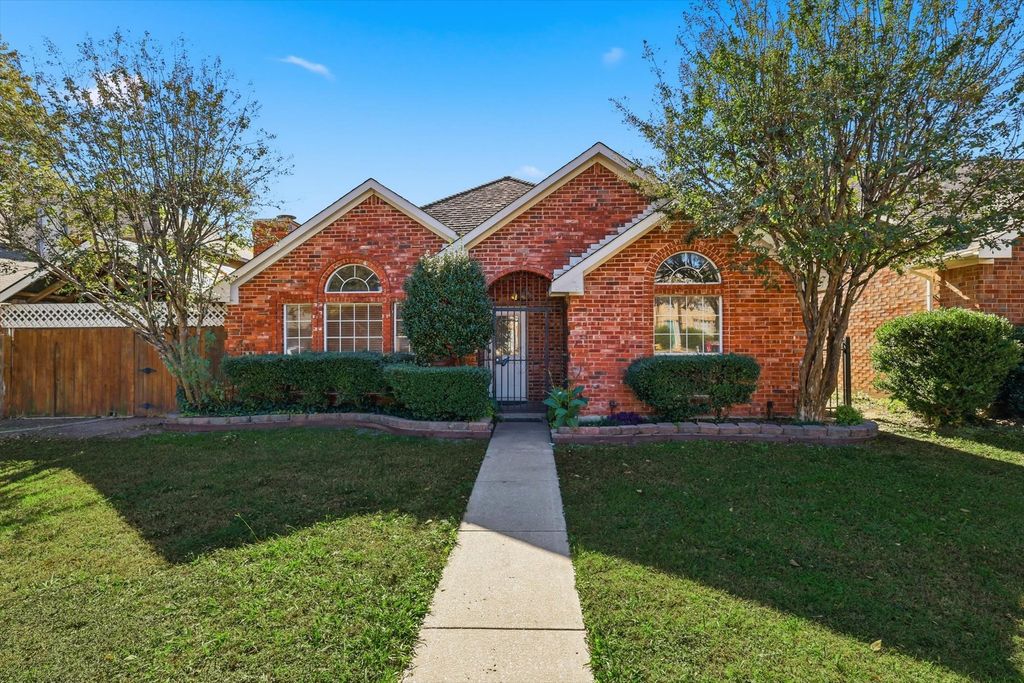 1808 Williams Way Lane, Dallas, TX 75228