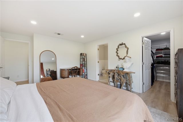 207 Admirals Circle, Buffalo, NY 14202