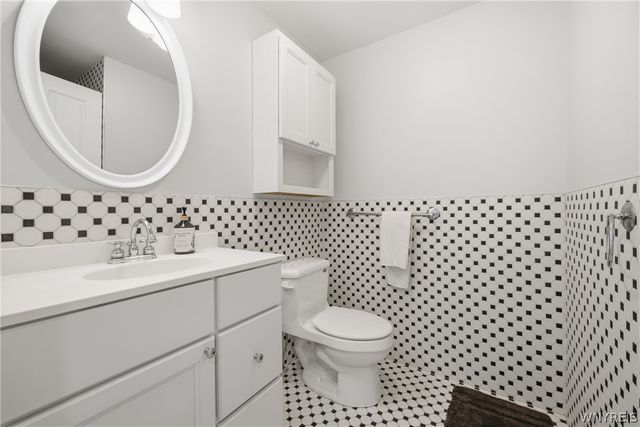 207 Admirals Circle, Buffalo, NY 14202