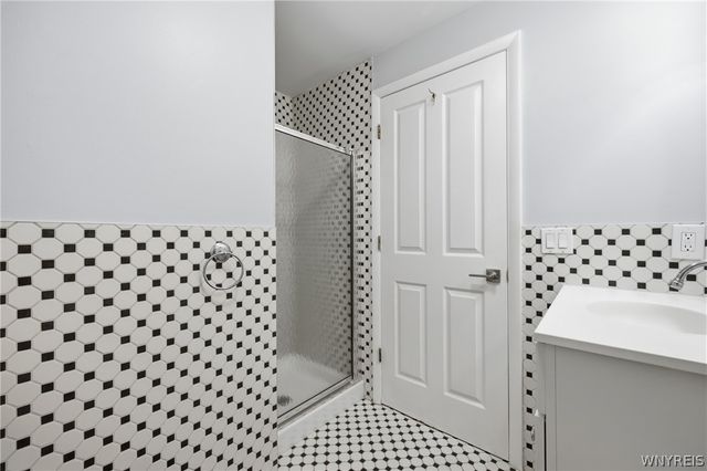 207 Admirals Circle, Buffalo, NY 14202