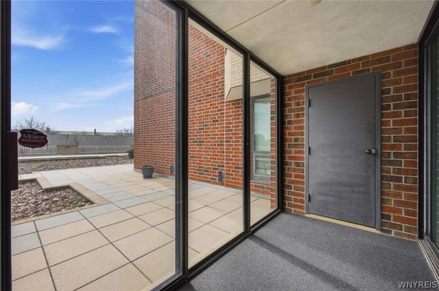 207 Admirals Circle, Buffalo, NY 14202