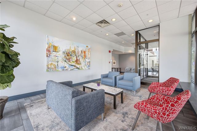 207 Admirals Circle, Buffalo, NY 14202