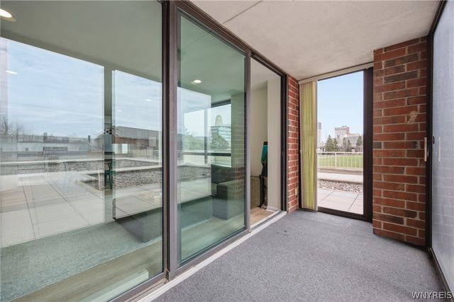 207 Admirals Circle, Buffalo, NY 14202