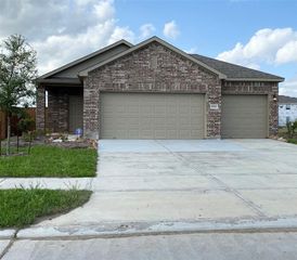 10438 Junction Peak Drive, Rosharon, TX 77583