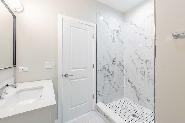 3029 W Washington Boulevard 2, Chicago, IL 60612