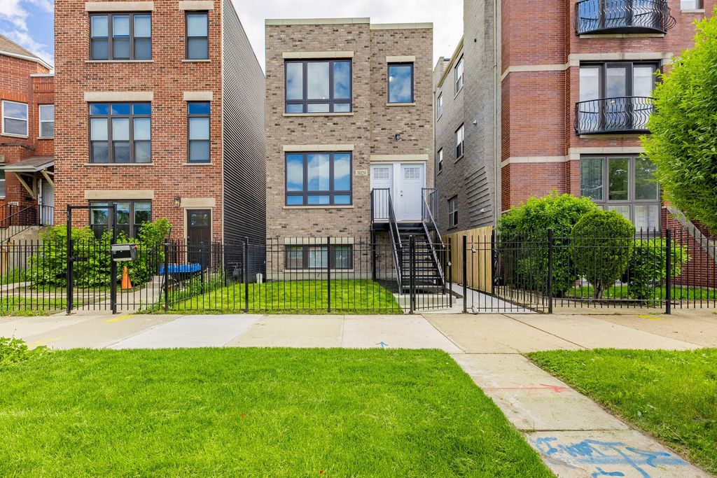 3029 W Washington Boulevard 2, Chicago, IL 60612