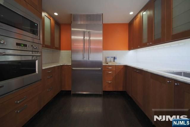 322 Hickory A, Bergenfield, NJ 07621
