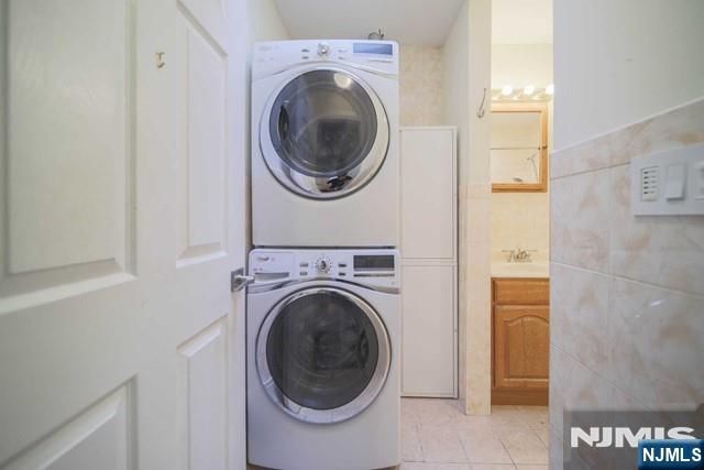 322 Hickory A, Bergenfield, NJ 07621