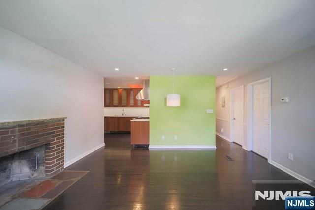 322 Hickory A, Bergenfield, NJ 07621
