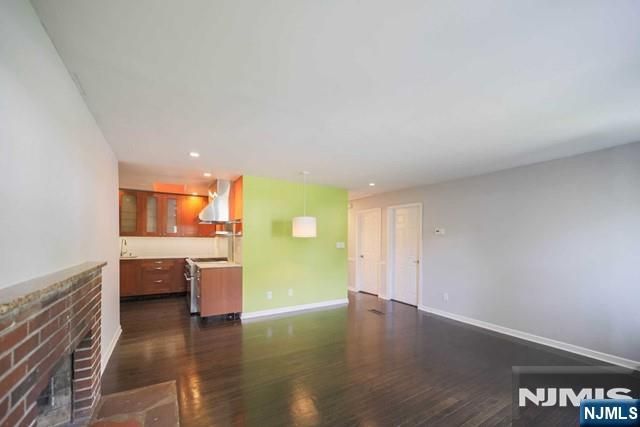 322 Hickory A, Bergenfield, NJ 07621