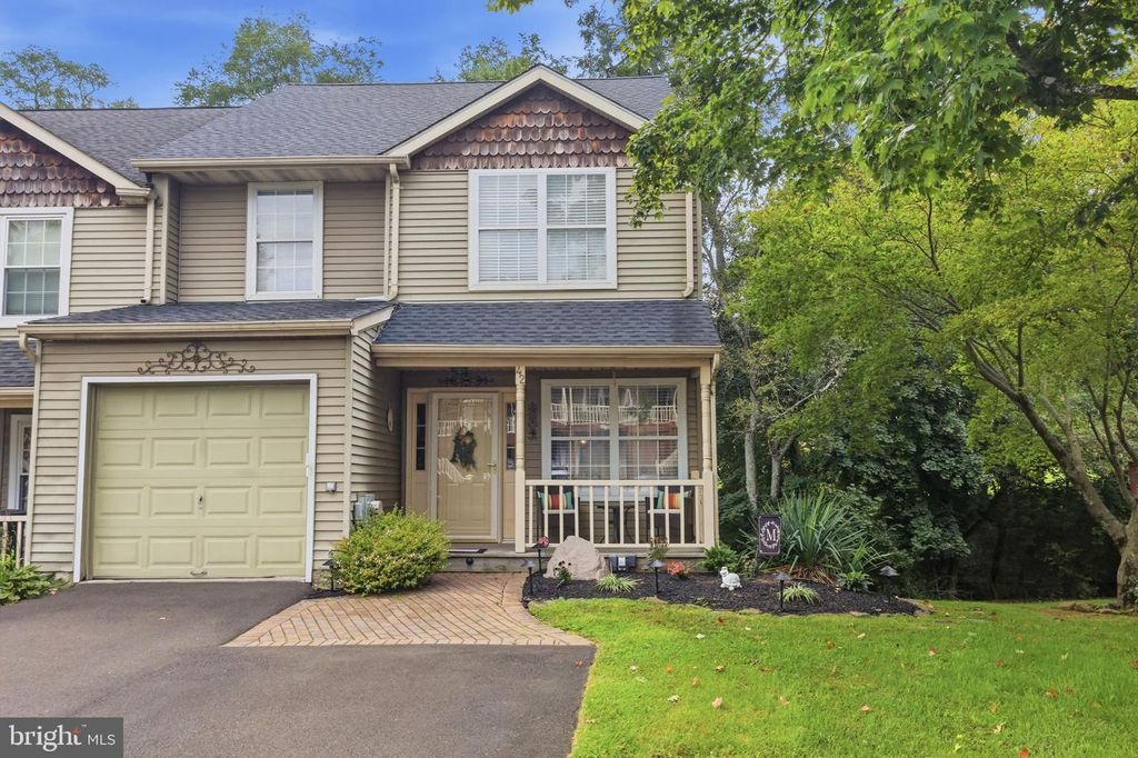 42 MULBERRY DR, HOLLAND, PA 18966 — photo 2