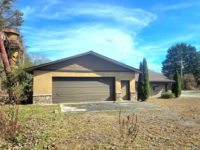 6785 Airport Road, Andrews, NC 28901
