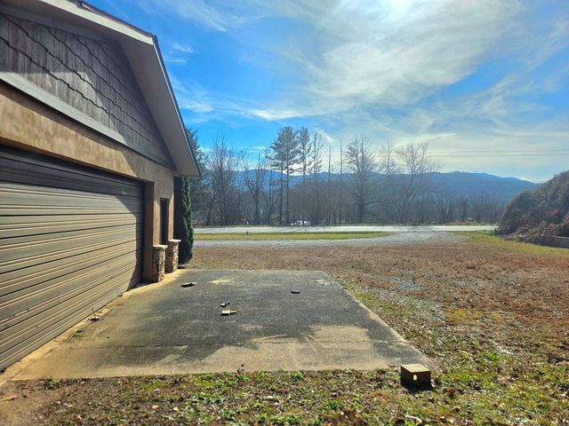 6785 Airport Road, Andrews, NC 28901