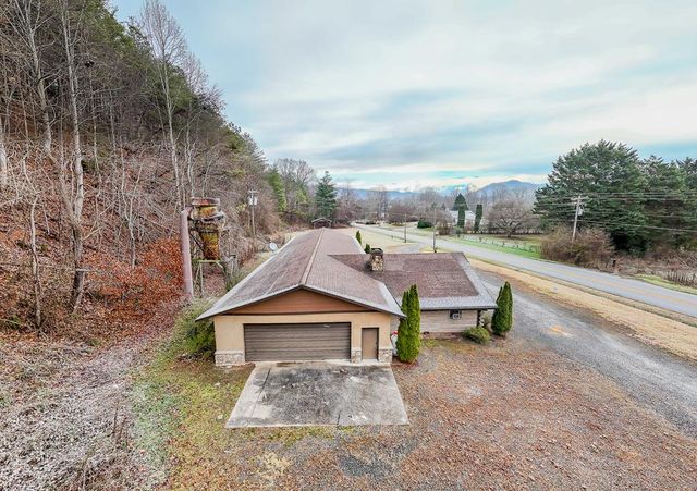 6785 Airport Road, Andrews, NC 28901