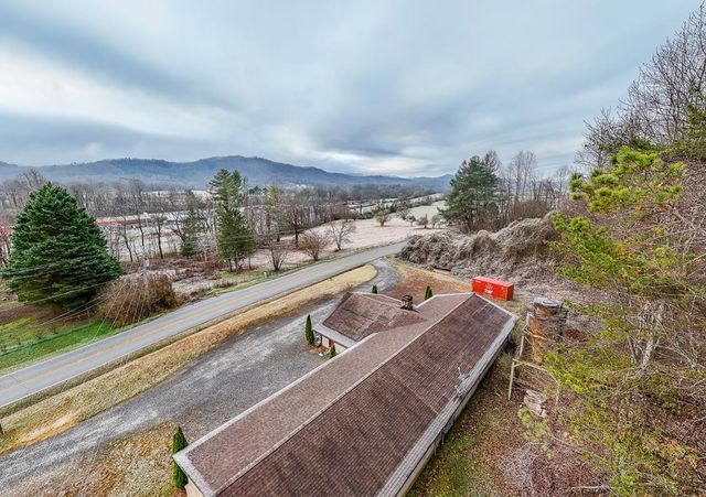 6785 Airport Road, Andrews, NC 28901