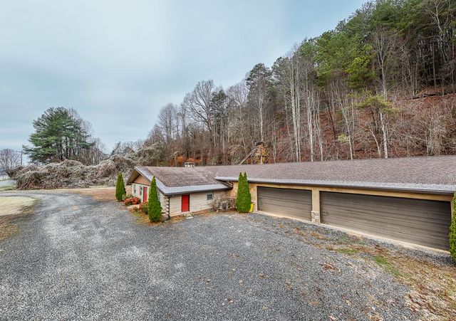 6785 Airport Road, Andrews, NC 28901