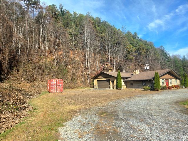 6785 Airport Road, Andrews, NC 28901