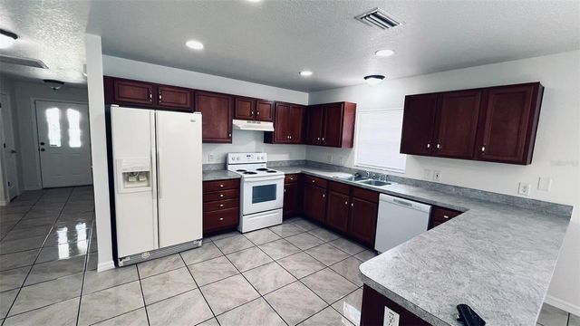 4737 5TH STREET, Zephyrhills, FL 33542