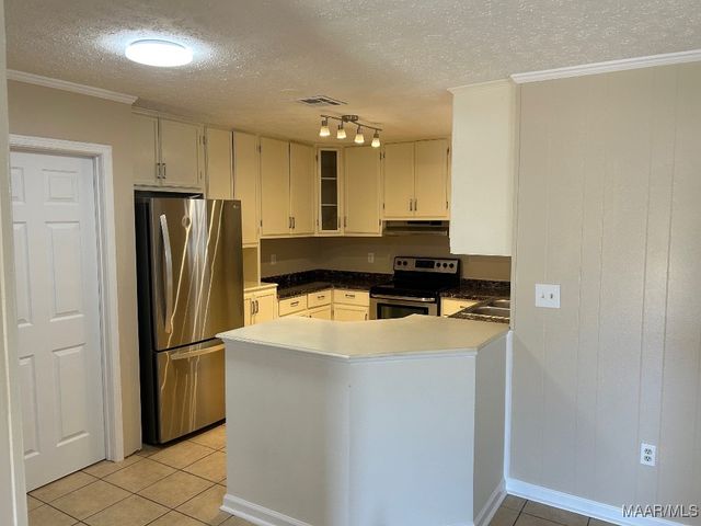 6520 PINEBROOK Drive, Montgomery, AL 36117