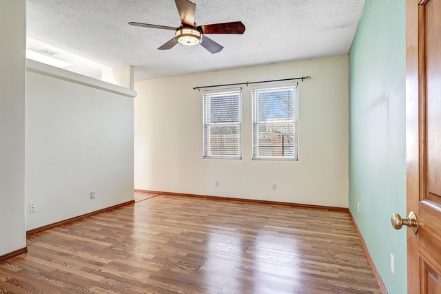 209 Manhattan Place NW, Albuquerque, NM 87104