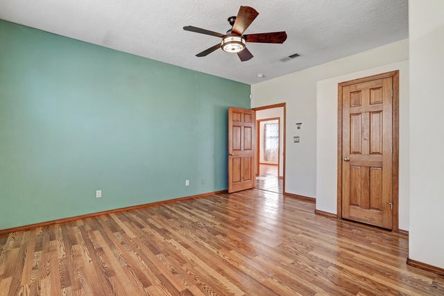 209 Manhattan Place NW, Albuquerque, NM 87104