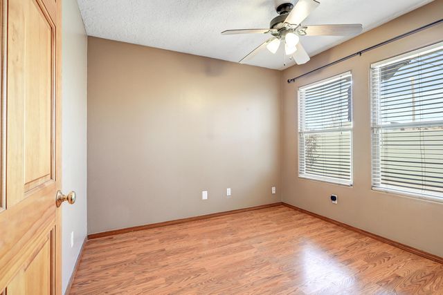 209 Manhattan Place NW, Albuquerque, NM 87104