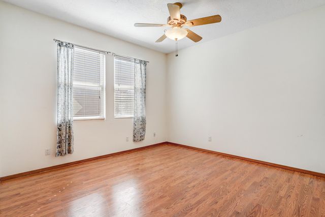 209 Manhattan Place NW, Albuquerque, NM 87104