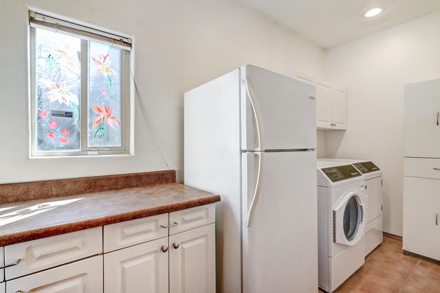 209 Manhattan Place NW, Albuquerque, NM 87104