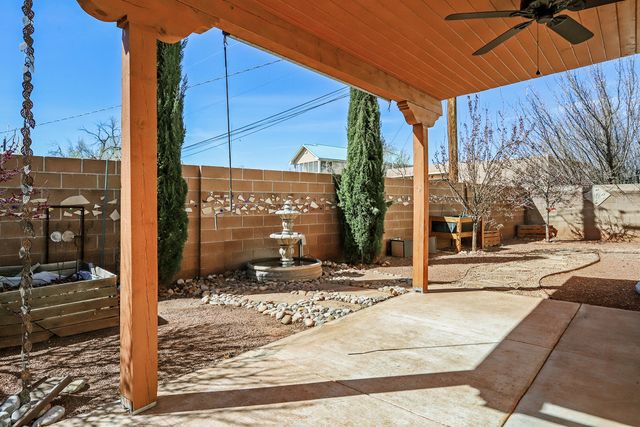 209 Manhattan Place NW, Albuquerque, NM 87104