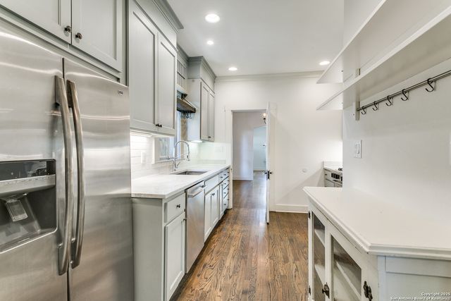 212 CHICHESTER PL, Alamo Heights, TX 78209