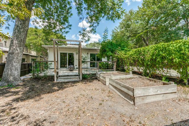 212 CHICHESTER PL, Alamo Heights, TX 78209