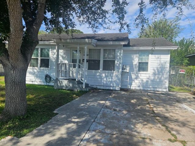 4533 W Nesbitt Dr, Corpus Christi, TX 78415