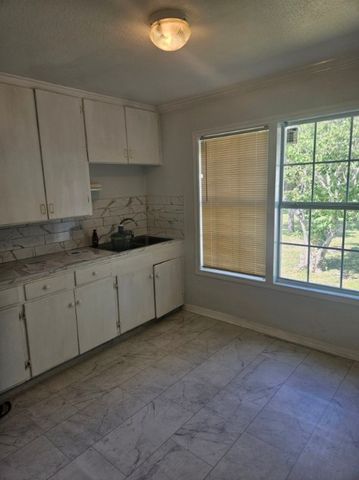 4533 W Nesbitt Dr, Corpus Christi, TX 78415