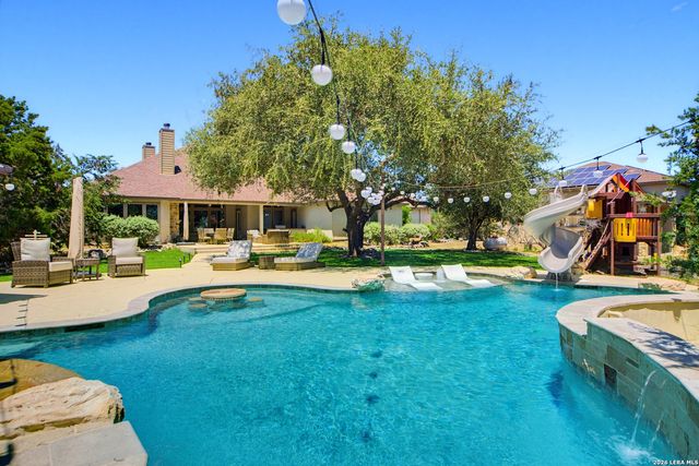 114 Hoskins Trail, Boerne, TX 78006