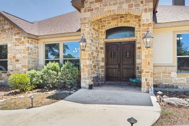 114 Hoskins Trail, Boerne, TX 78006