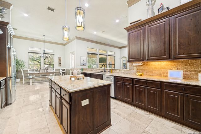 114 Hoskins Trail, Boerne, TX 78006