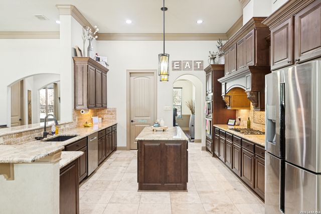 114 Hoskins Trail, Boerne, TX 78006