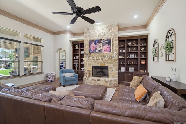 114 Hoskins Trail, Boerne, TX 78006