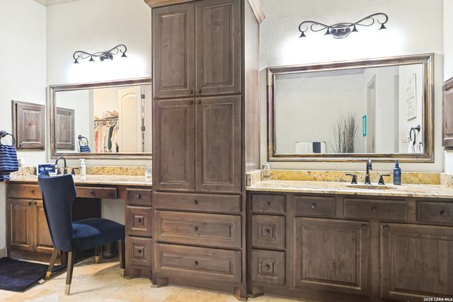 114 Hoskins Trail, Boerne, TX 78006