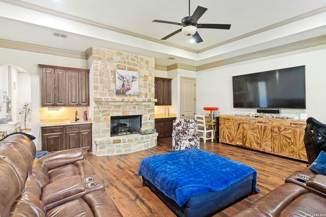 114 Hoskins Trail, Boerne, TX 78006